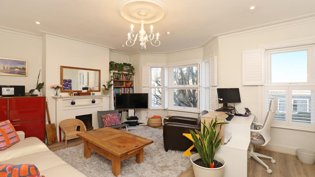 Murray Road, Ealing, W5 3 bed flat £610,000