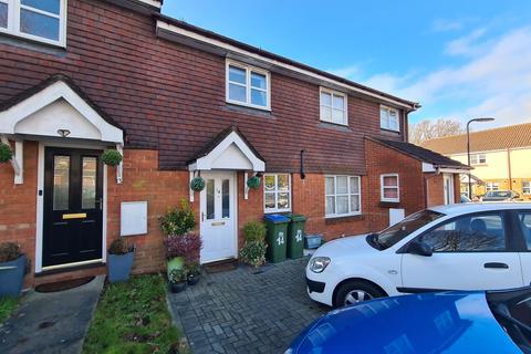 2 bedroom terraced house to rent, Vokes Close, Sholing