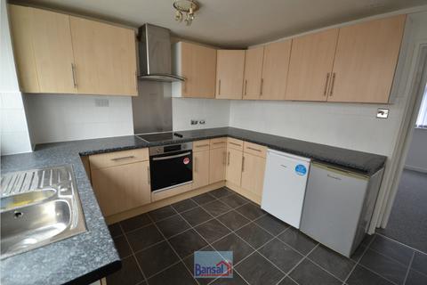 2 bedroom flat to rent, Colina Close, CV3