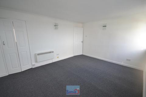 2 bedroom flat to rent, Colina Close, CV3