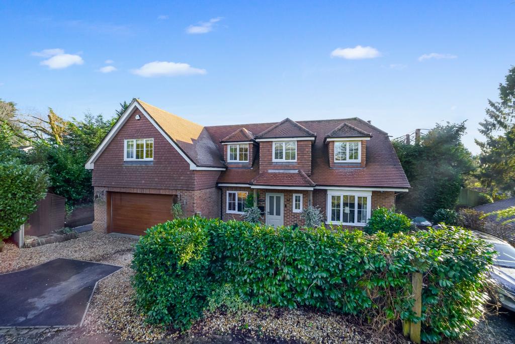 Lymington Bottom Road, Medstead... 4 bed detached house £750,000