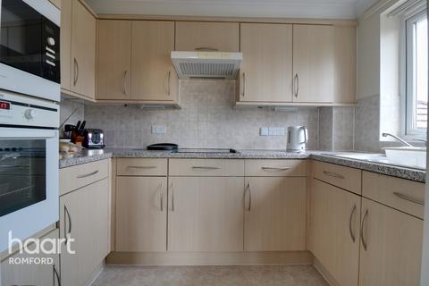 2 bedroom apartment for sale - Myddleton Court, Clydesdale Road, Hornchurch