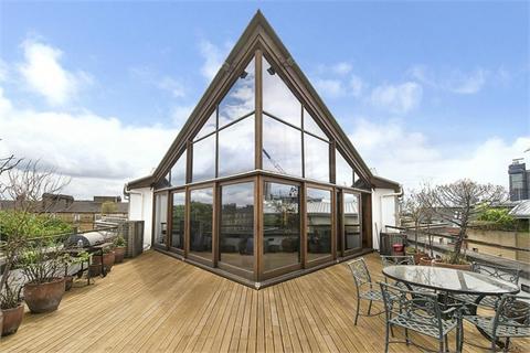 3 bedroom penthouse for sale, The Triangle, Three Oak Lane, London, SE1