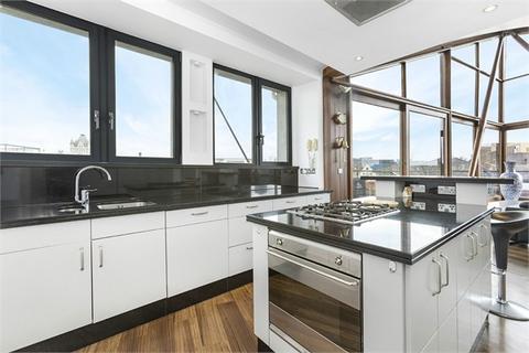 3 bedroom penthouse for sale, The Triangle, Three Oak Lane, London, SE1