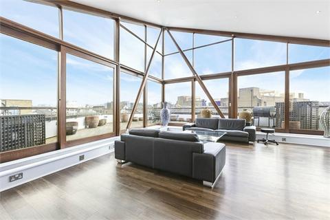 3 bedroom penthouse for sale, The Triangle, Three Oak Lane, London, SE1