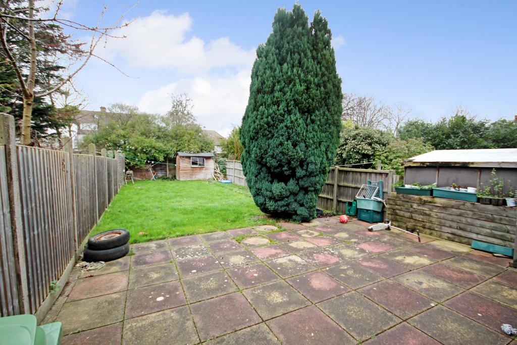 Park Chase, Wembley, Middlesex HA9 3 bed semidetached house £615,000