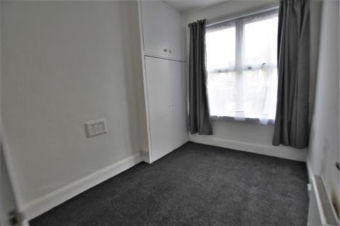 1 bedroom flat to rent, Dersingham Avenue , London, E12