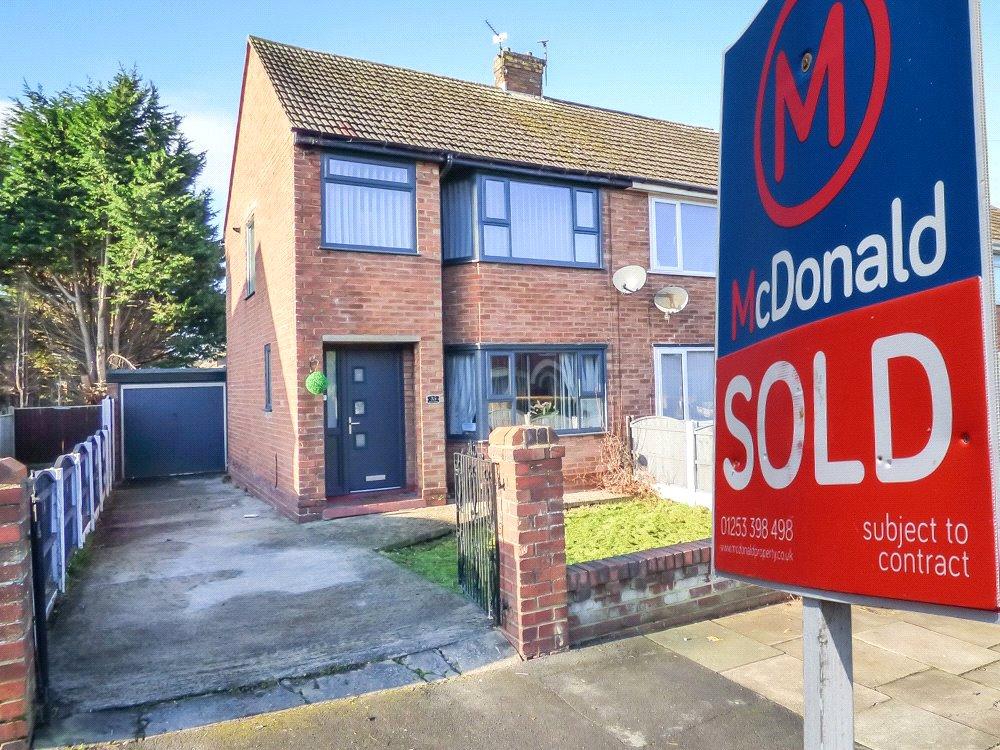 Bangor Avenue, Bispham, Blackpool 3 bed semidetached house £145,000