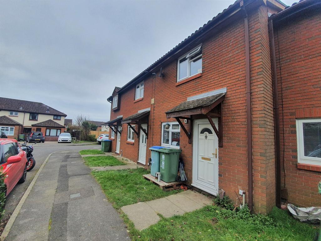 Campion Close, Warsash, Southampton... 2 bed terraced house to rent £