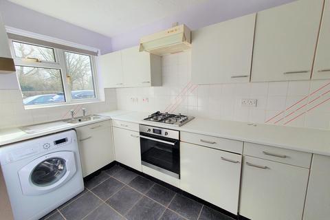 2 bedroom terraced house to rent, Campion Close, Warsash, Southampton, Hampshire. SO31 9DE