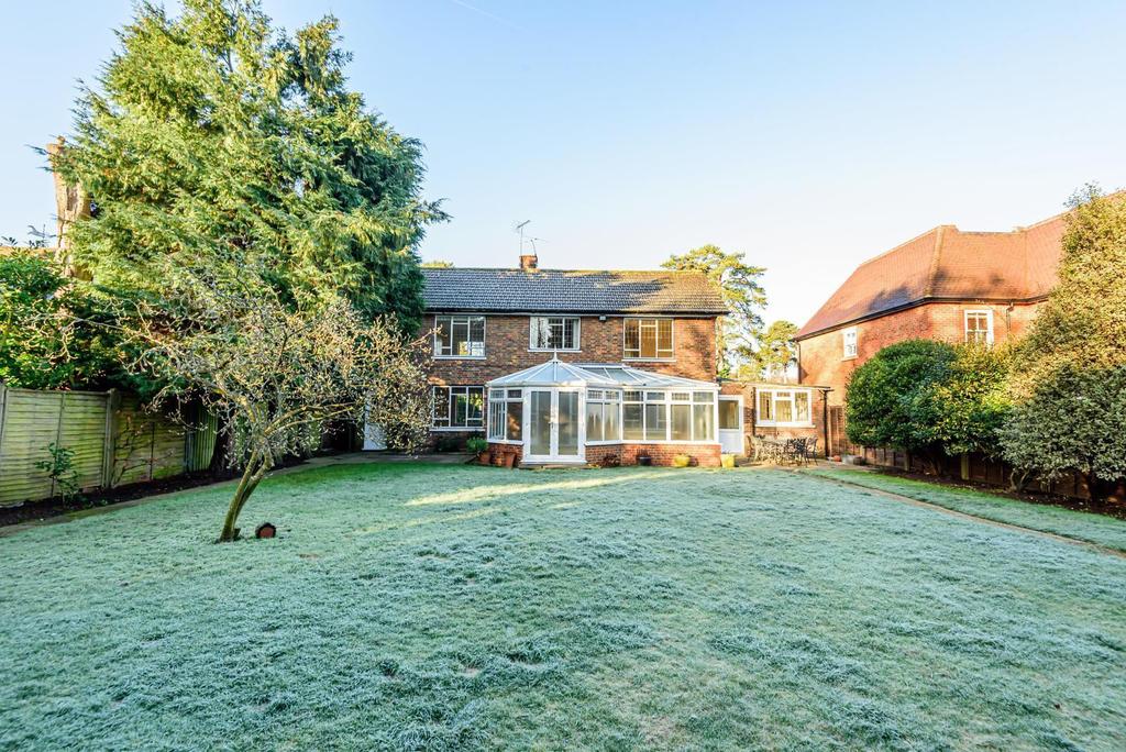 Ellesmere Road, Weybridge, KT13 3 bed detached house £1,400,000