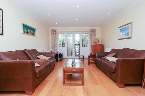 2 bedroom apartment for sale - Uxbridge Road, Pinner