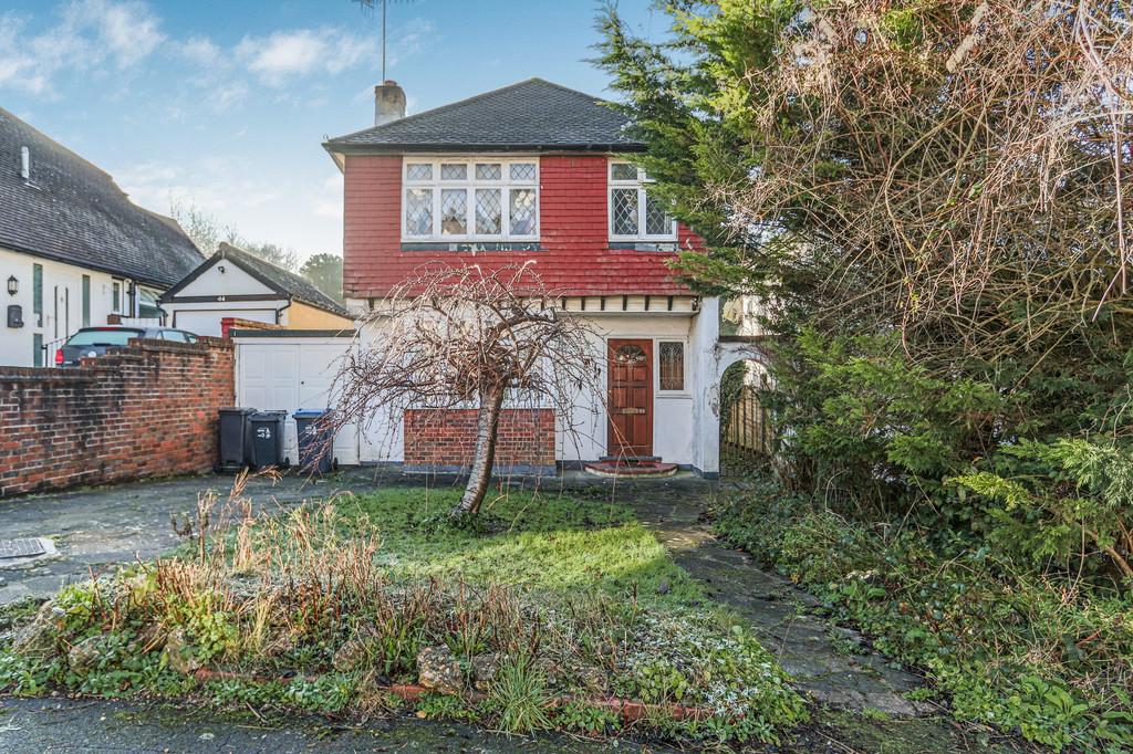 Mead Way, Coulsdon 3 bed detached house £550,000