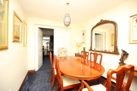 25 Buchan Close, Galley Common, Nuneaton, CV10 9RR