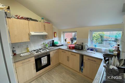 4 bedroom terraced house to rent, Fawcett Road, Southsea