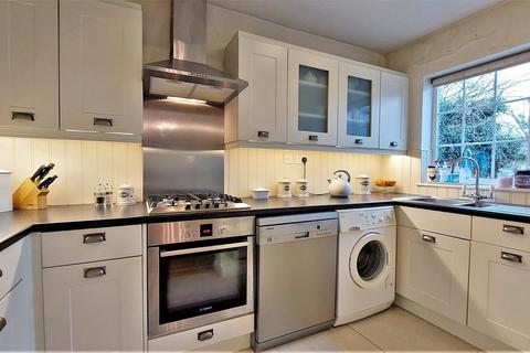 1, Crown Cottages Steels Lane, Oxshott, Leatherhead, KT22 0RT