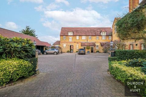10 Elmbridge Hall, Fyfield, Ongar, CM5 0TN