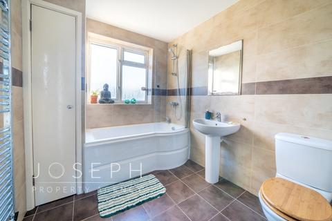 75 Dereham Avenue, Ipswich, IP3 0QF
