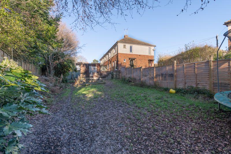 Windsor Court, Crowborough 2 bed £230,000