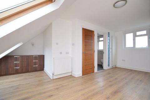 4 bedroom terraced house to rent - Eastleigh Avenue, South Harrow