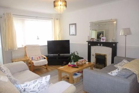 2 bedroom ground floor maisonette to rent - West End Lane, Harlington, Hayes