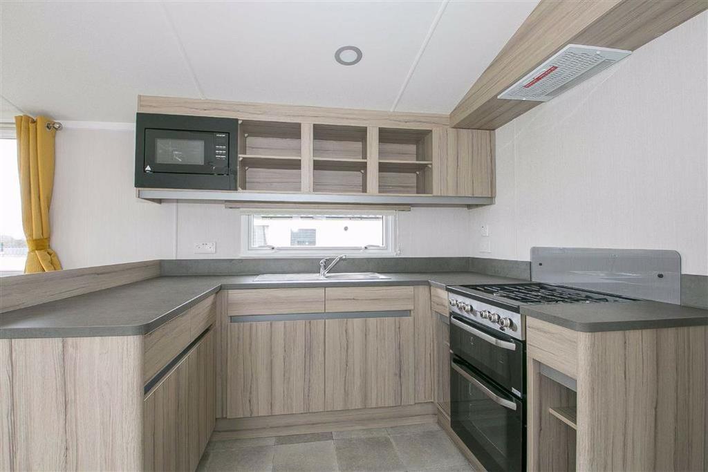 Main Street, Cosgrove, Milton Keynes 2 bed detached bungalow £795 pcm