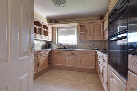 21, Tilford Court Sutton Place, Bexhill-on-sea, TN40 1PF