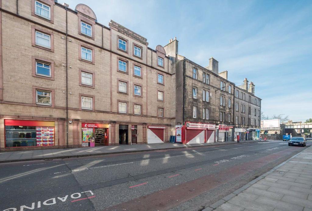 ROAD, EDINBURGH, EH11 1TU 2 bed flat £950 pcm (£219 pw)