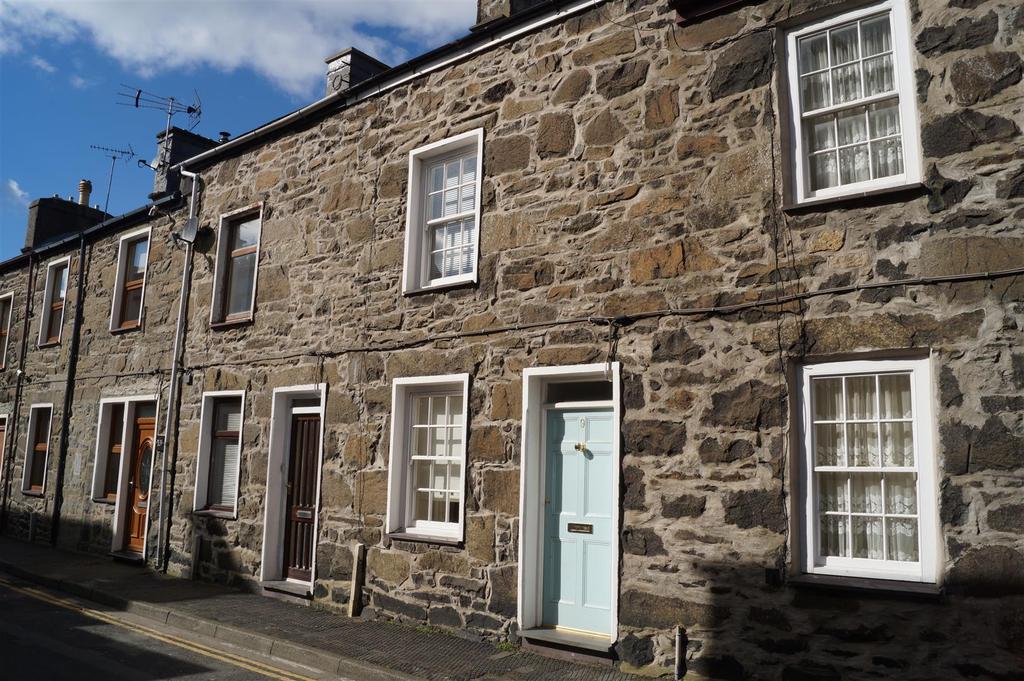 Upper Ala Road, Pwllheli 2 bed terraced house £550 pcm (£127 pw)