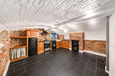 2 bedroom cottage for sale - High Street, Clayton West, Huddersfield