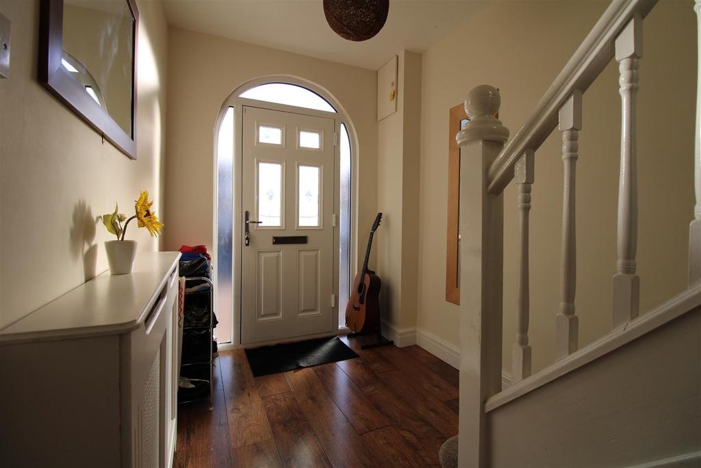 Acres Road, Brierley Hill 3 bed semidetached house £260,000