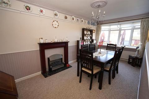 2 Snowdon Drive, Horwich, Bolton, BL6 7DG