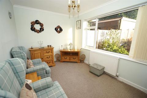 2 Snowdon Drive, Horwich, Bolton, BL6 7DG