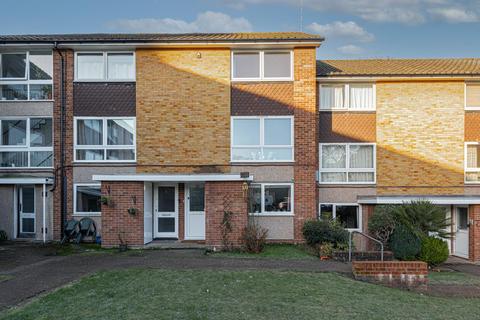 233 Basinghall Gardens, Sutton, SM2 6AP