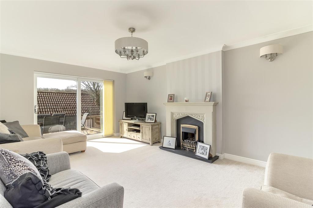 Parklands, Bramhope, Leeds 4 bed detached house £685,000