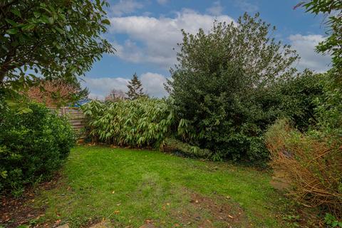 16 Wimborne Close, Epsom, KT17 4DP