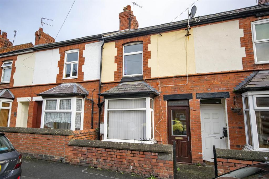 Llwyn Road, Oswestry 2 bed terraced house £129,995