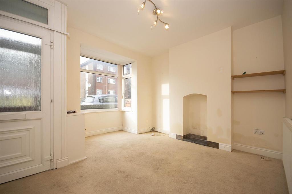 Llwyn Road, Oswestry 2 bed terraced house £129,995