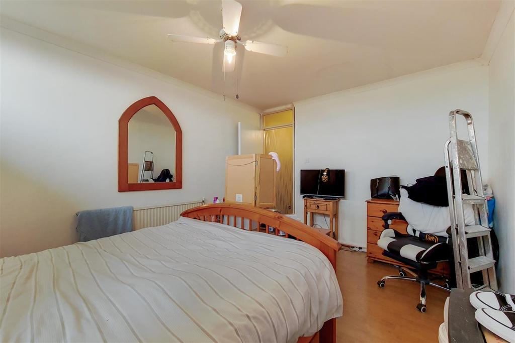10 Bedroom 2-0.jpg