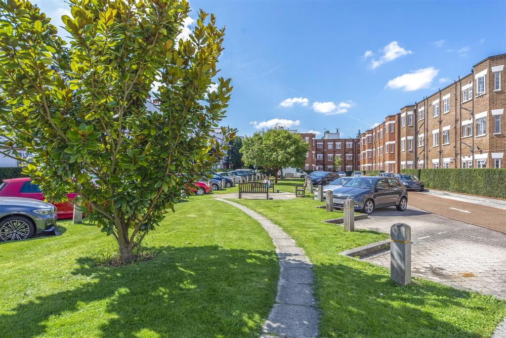 Merton Mansions, Bushey Road, Raynes... 1 bed apartment £305,000