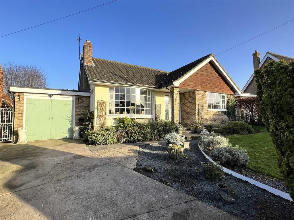 Springdale Road, Market Weighton 2 bed detached bungalow £270,000