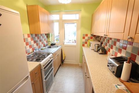 3 bedroom end of terrace house for sale - Hambrook Road, London