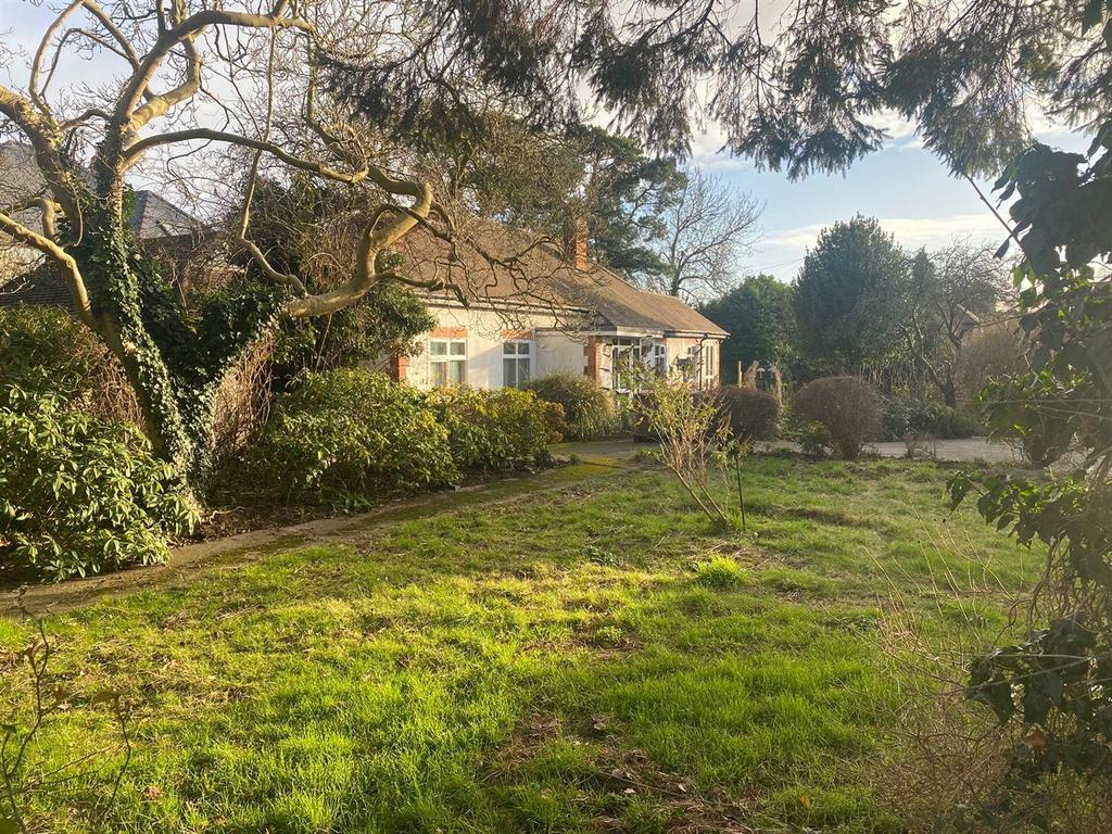 Eppleworth Road, Cottingham 4 bed detached bungalow £375,000