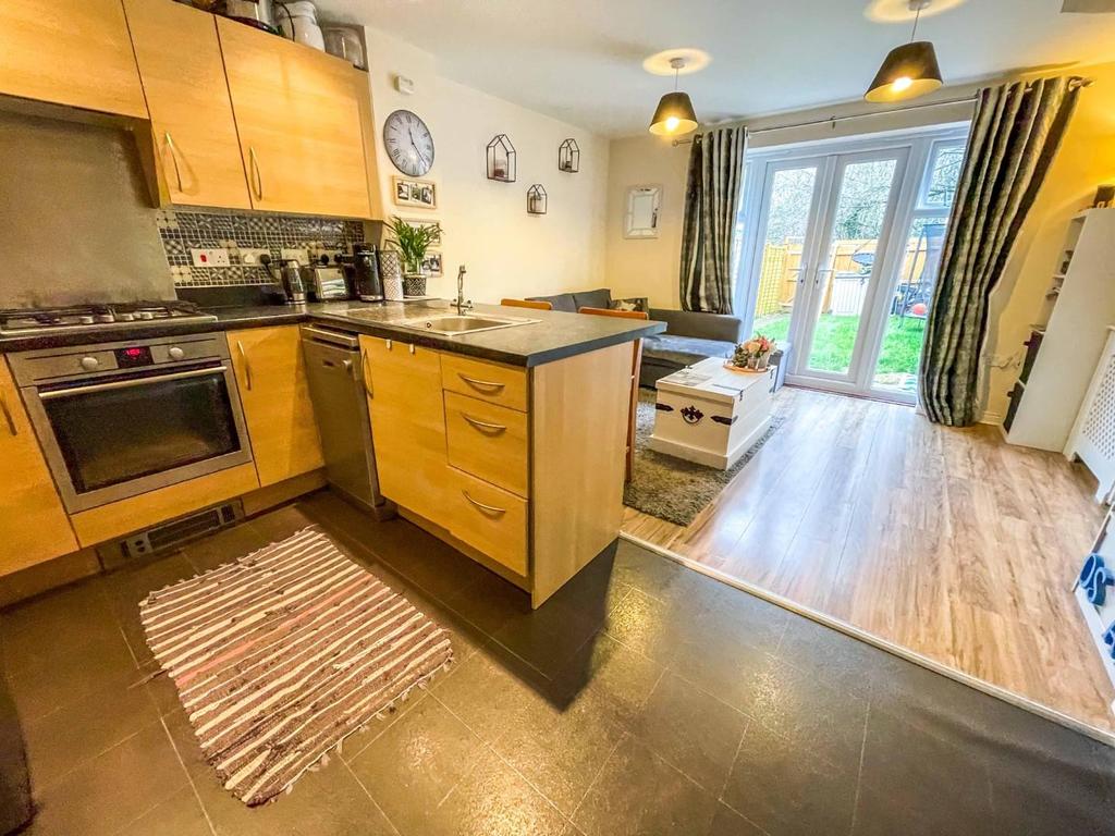Kitchen 2.JPG