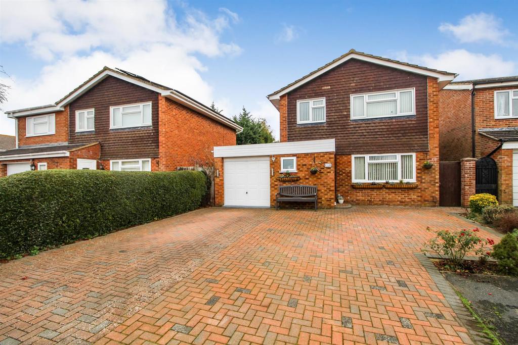 Temple Close, Bletchley, Milton Keynes 3 bed detached house £440,000