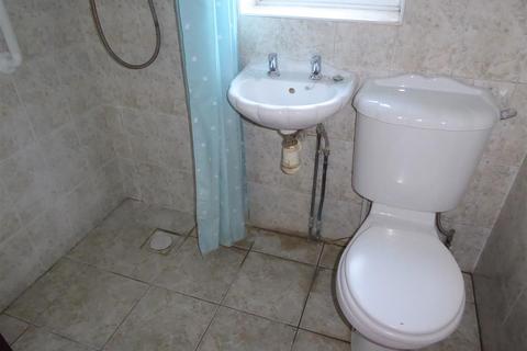 40 Cambridge Close, Hounslow, TW4 7BG