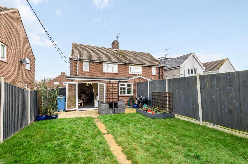 Mountney Close, Ingatestone 3 bed semidetached house £485,000