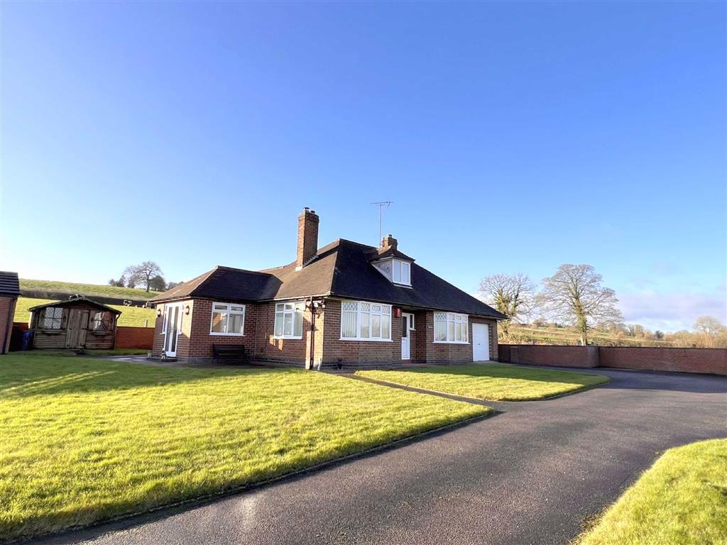 Alton Road, Denstone Uttoxeter... 2 bed detached bungalow £995 pcm (£