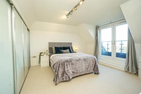 2 bedroom flat for sale - Amherst Road, Hastings
