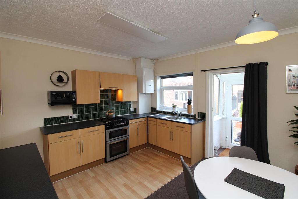South Street, Rawmarsh, Rotherham 2 bed semidetached house £120,000
